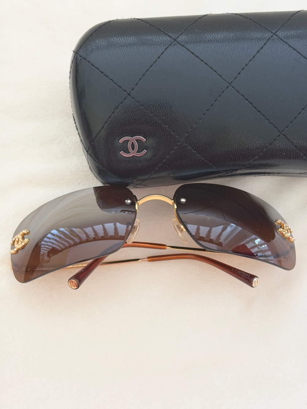 CHANEL Gold-Tone Rimless Sunglasses with Brown Gradient Lenses - Picture 7 of 7